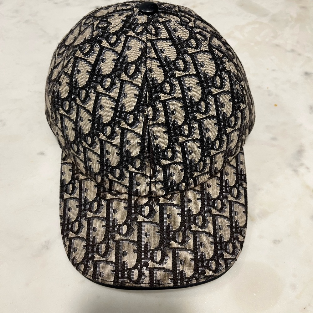 AUNTHENTIC CHRISTIAN DIOR CAP